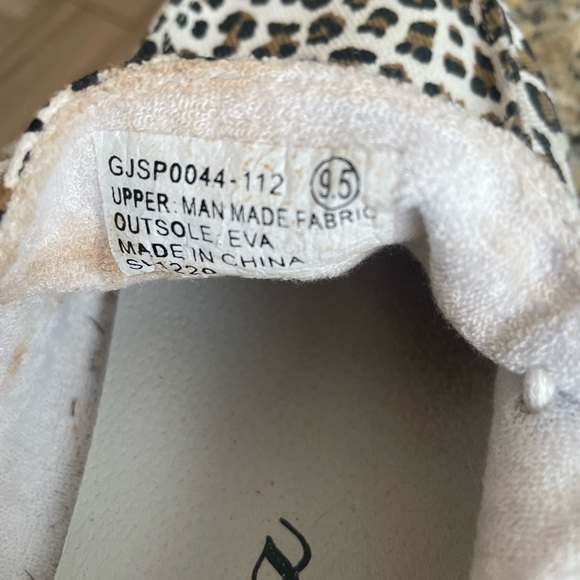 Gypsy Jazz lightweight fabric slip on shoe, size 9.5 - Picture 4 of 5